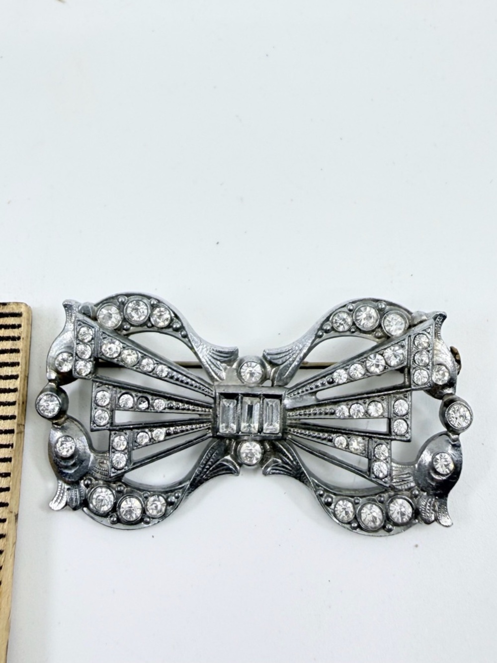 Vintage Art Deco Silver Tone Bow Brooch/Pin With Rhinestones